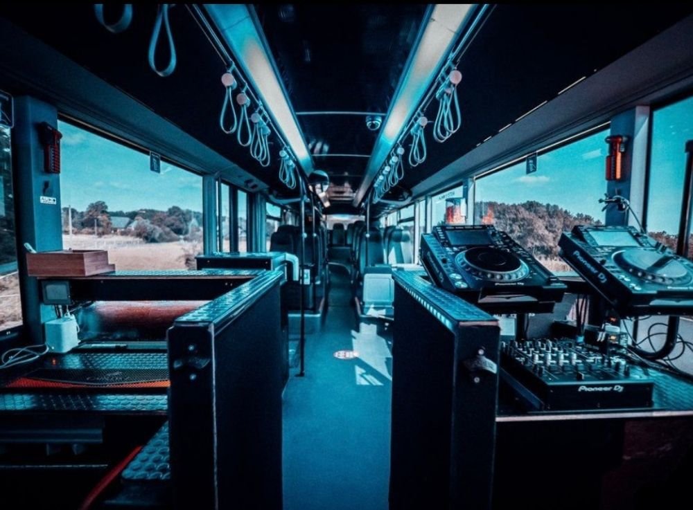 Partybus mieten Köln_Bass Shuttle