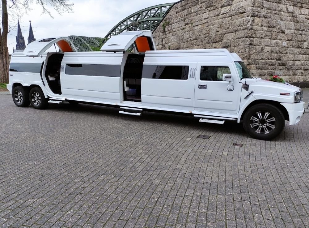 Partybus mieten Köln_Hummer Phantom Limousine schwarz