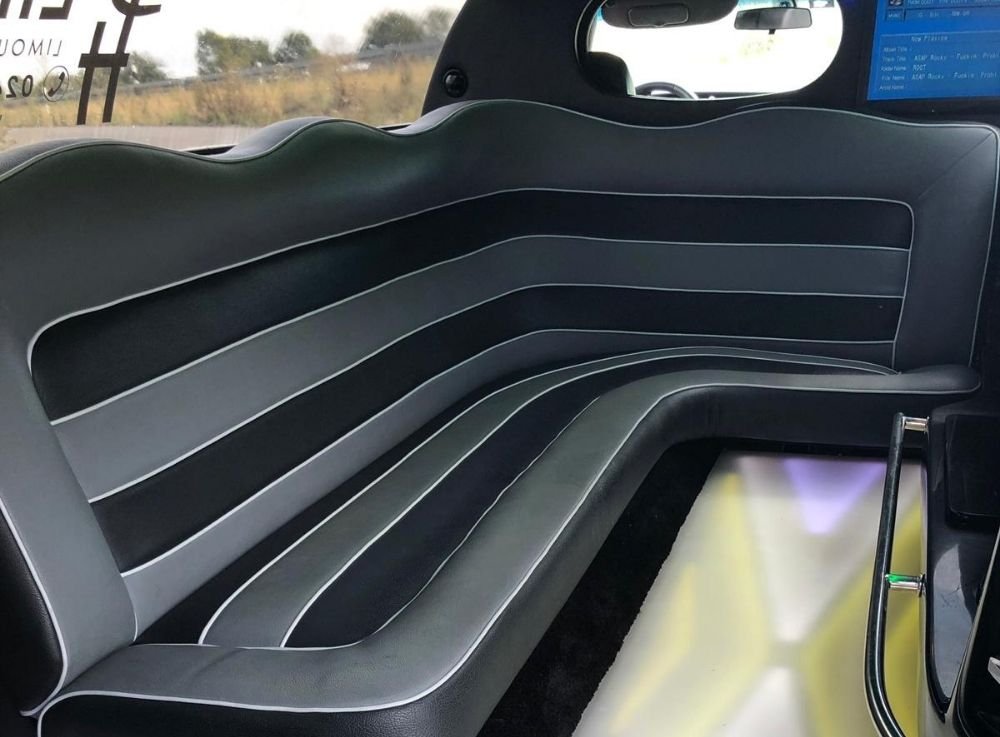 Partybus mieten Köln_Lincoln Limousine weiß