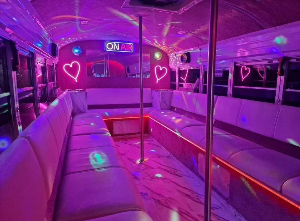 Partybus mieten Köln_Partybus Pink